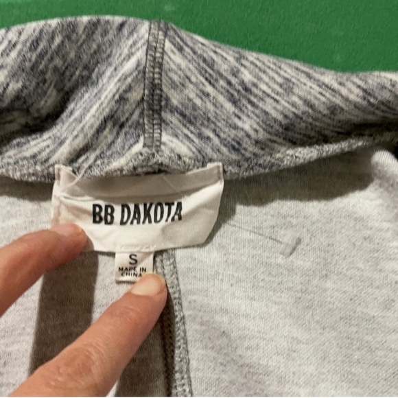 BB Dakota Gray Long Sleeve Open Front Cardigan Small - Picture 8 of 10